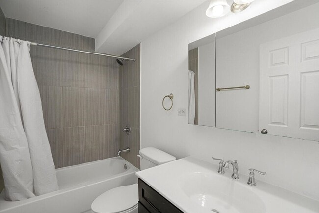 Building Photo - 4521 S Michigan Ave