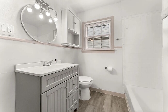 Building Photo - 1814 S 5th St