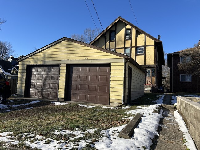 Building Photo - 963 Woodruff Pl W Dr