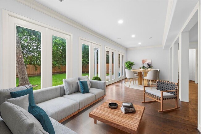 Building Photo - 6404 Community Dr
