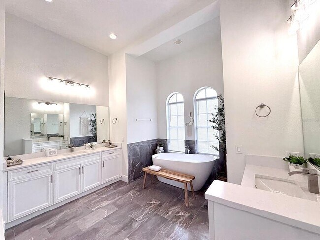 Building Photo - 13424 Heswall Run