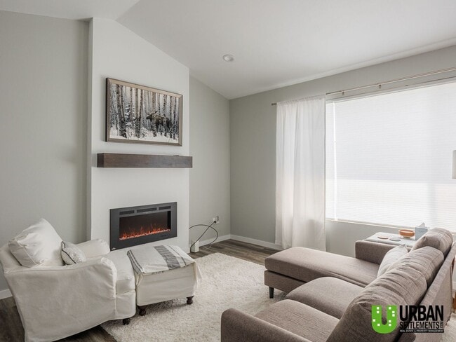 Building Photo - Charming 3-Bedroom Home in North Spokane –...