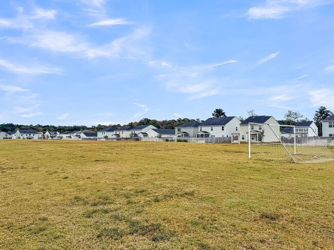 Building Photo - Quiet Comfort Near Cane Bay
