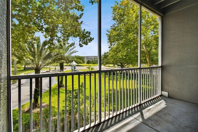 Building Photo - 9405 Crescent Loop Cir