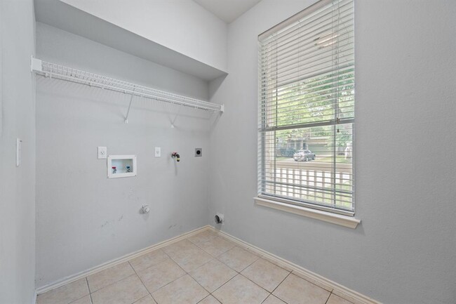 Building Photo - 2114 Campfield Pkwy
