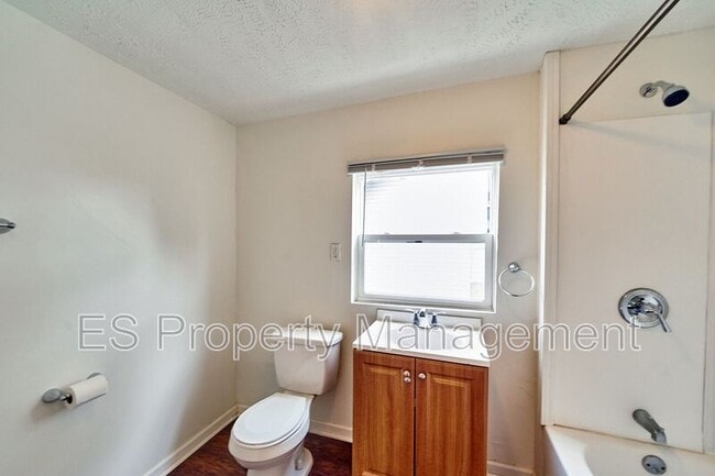 Building Photo - 2623 Indianapolis Ave