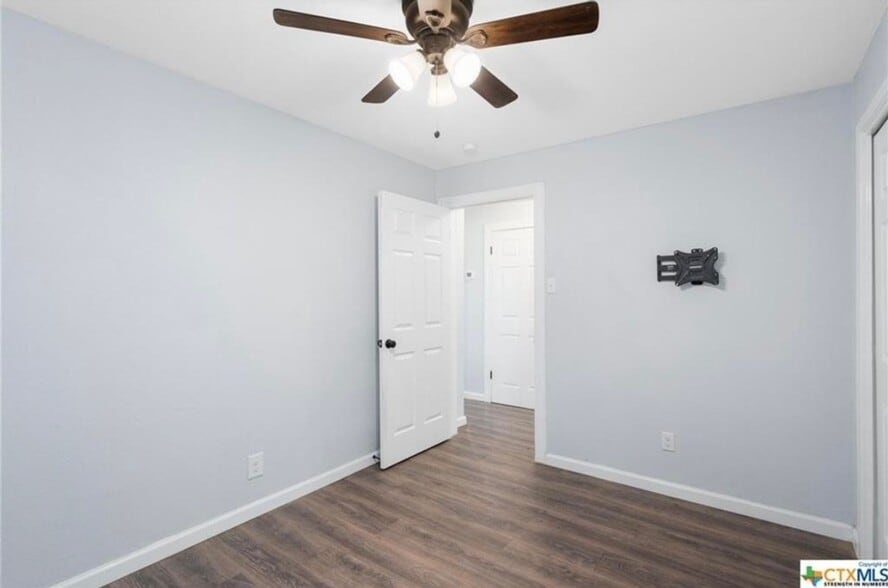 Building Photo - 610 Vernon St