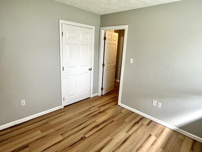 Building Photo - 69 Linden Ave