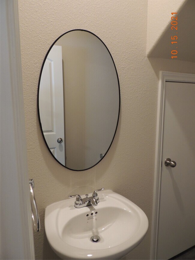 Building Photo - 615 Hayman St