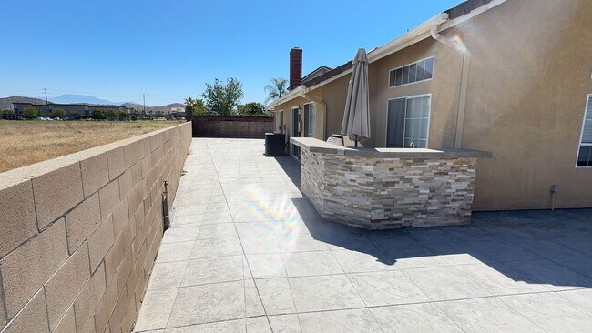 Building Photo - 28870 Somme Ct