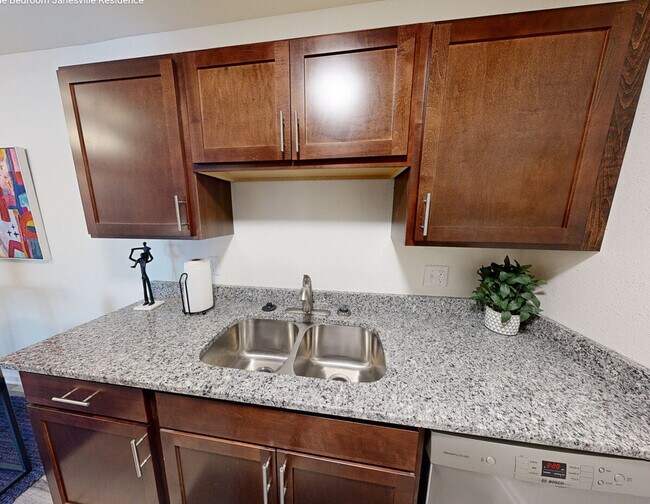 Building Photo - 1639 Green Forest Run