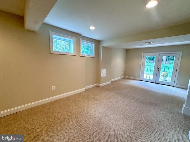 Building Photo - 1213 Forestville Dr