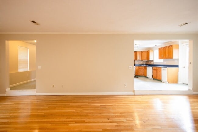 Building Photo - 5337 Washington St