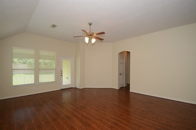 Building Photo - 23207 Dewflower Dr