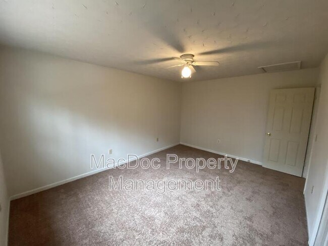 Building Photo - 8442 Indiantown Rd