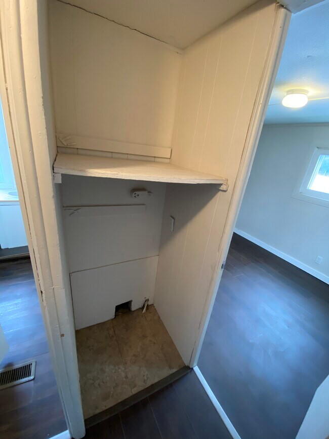 Building Photo - Unit #3-Millborne Rd.