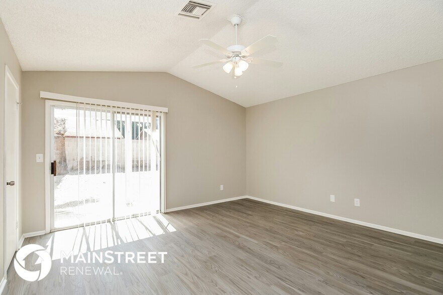 Building Photo - 1813 E Alta Vista Rd