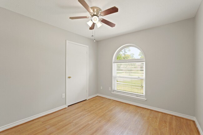 Building Photo - 5834 Fallengate Dr