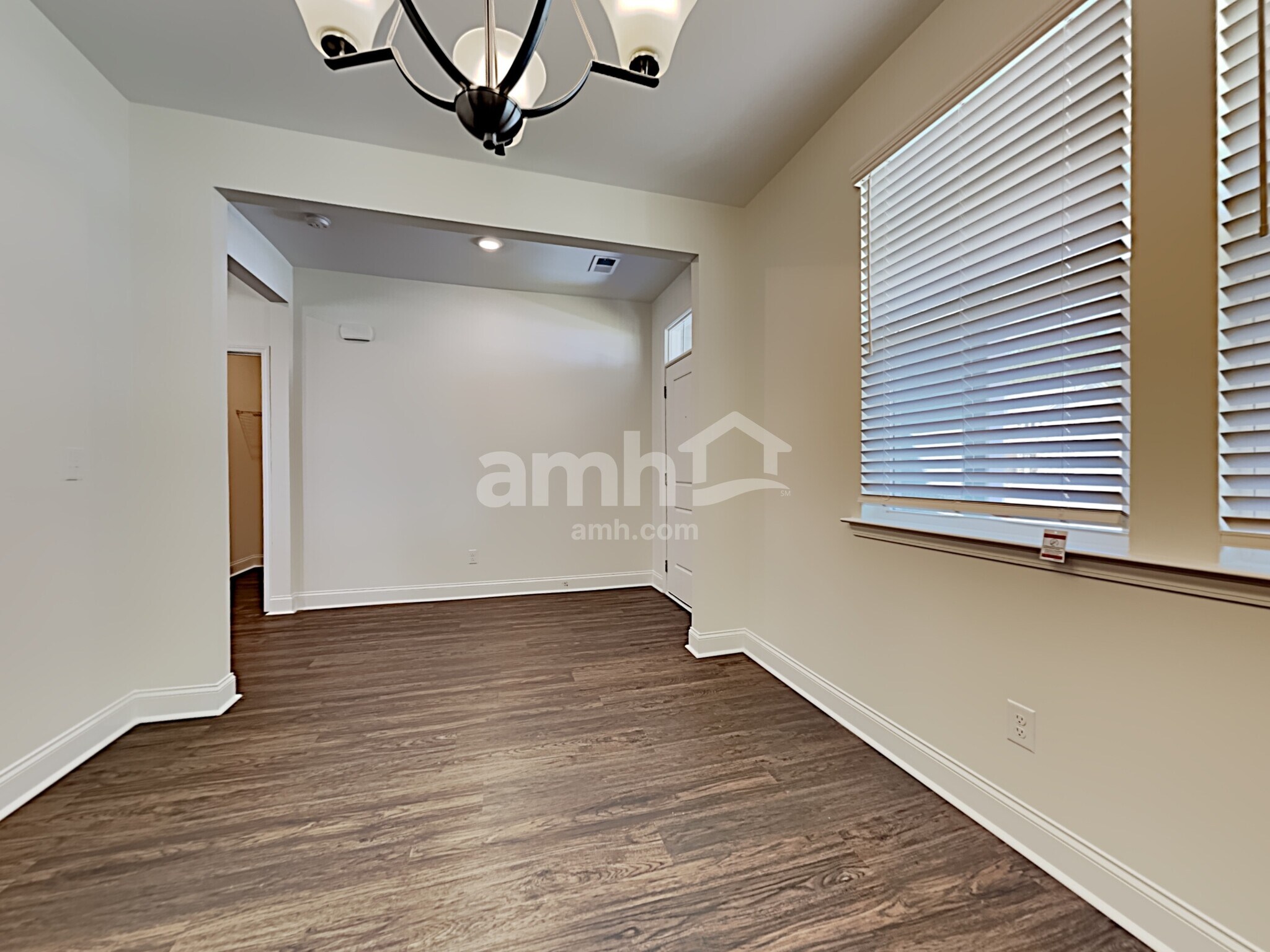 Building Photo - 299 Bering Ln