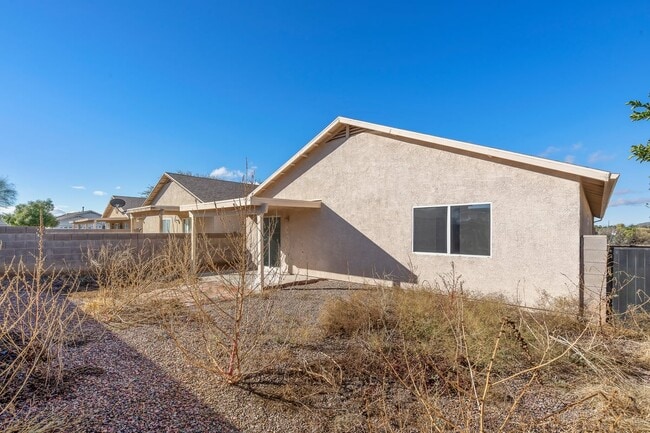 Building Photo - 6653 S Via Vista De Santa Cruz