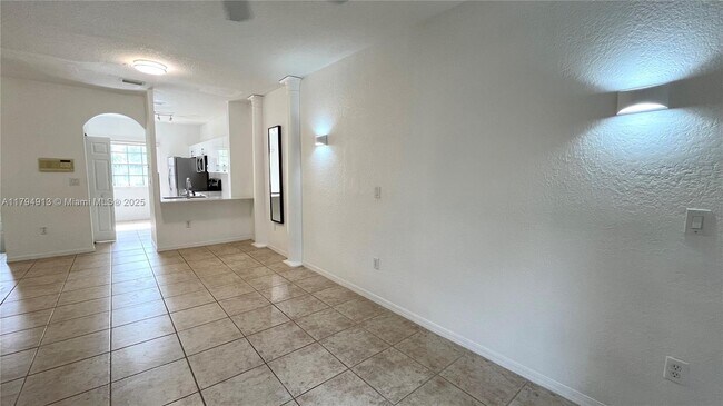 Building Photo - 5600 NW 114th Pl