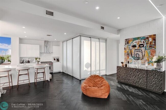 Building Photo - 20 Isle of Venice Dr