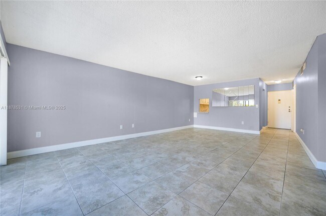 Building Photo - 4141 Nautilus Dr