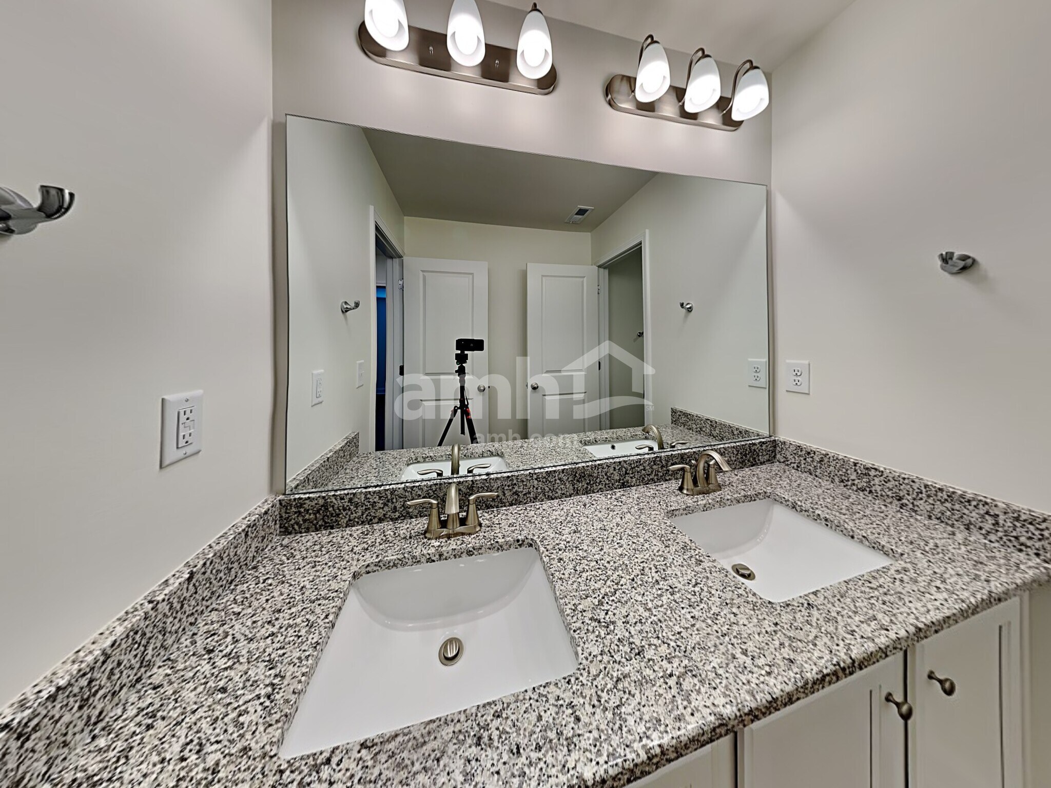 Building Photo - 1390 Ashlyn Ct