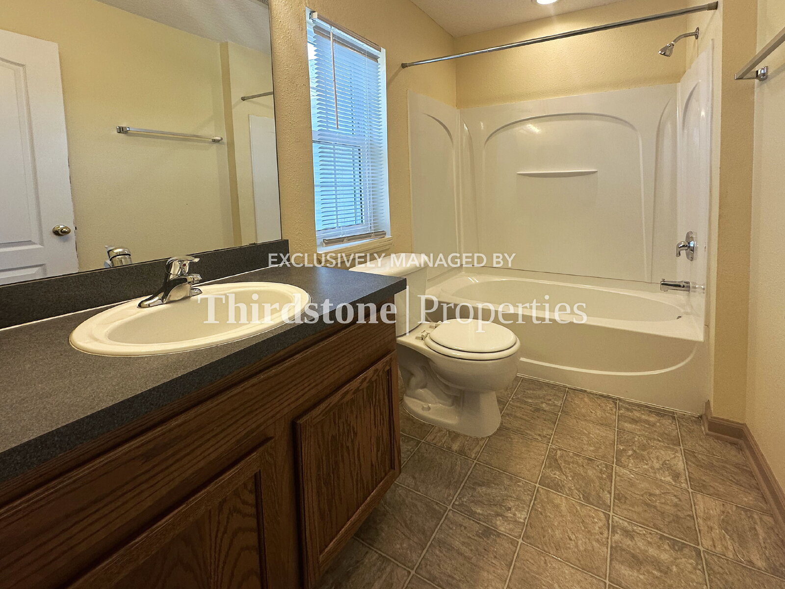 Building Photo - 1660 Biscayne Bay Cir