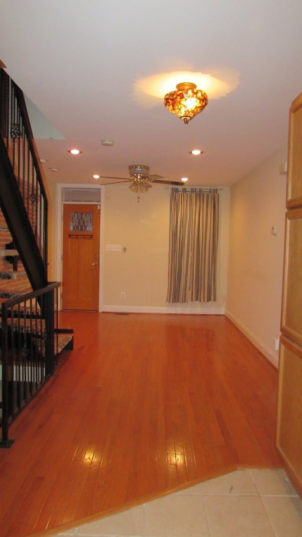 Building Photo - Amazing Rehab Townhome with Deck