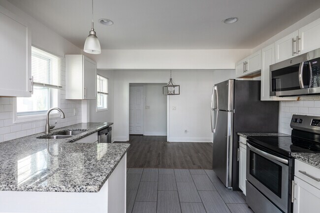 Building Photo - 364 Betsy Ave SW