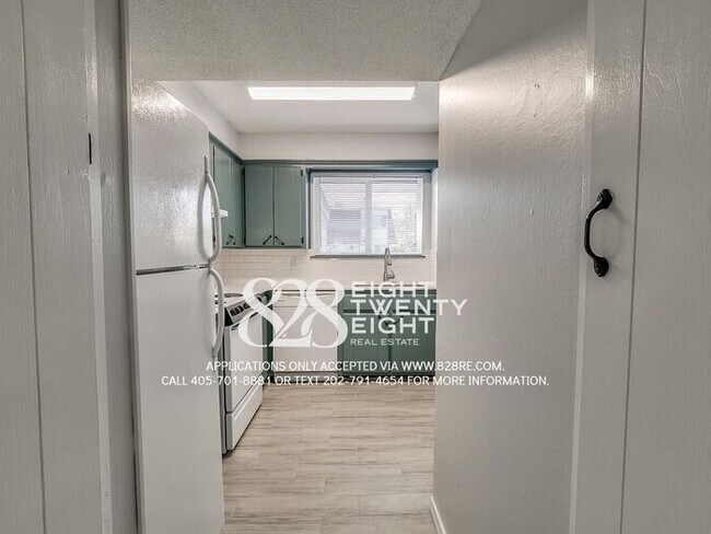 Building Photo - *AVAILABLE NOW!* Spacious 3 Bed/2.5 Bath Condo in East Norman!