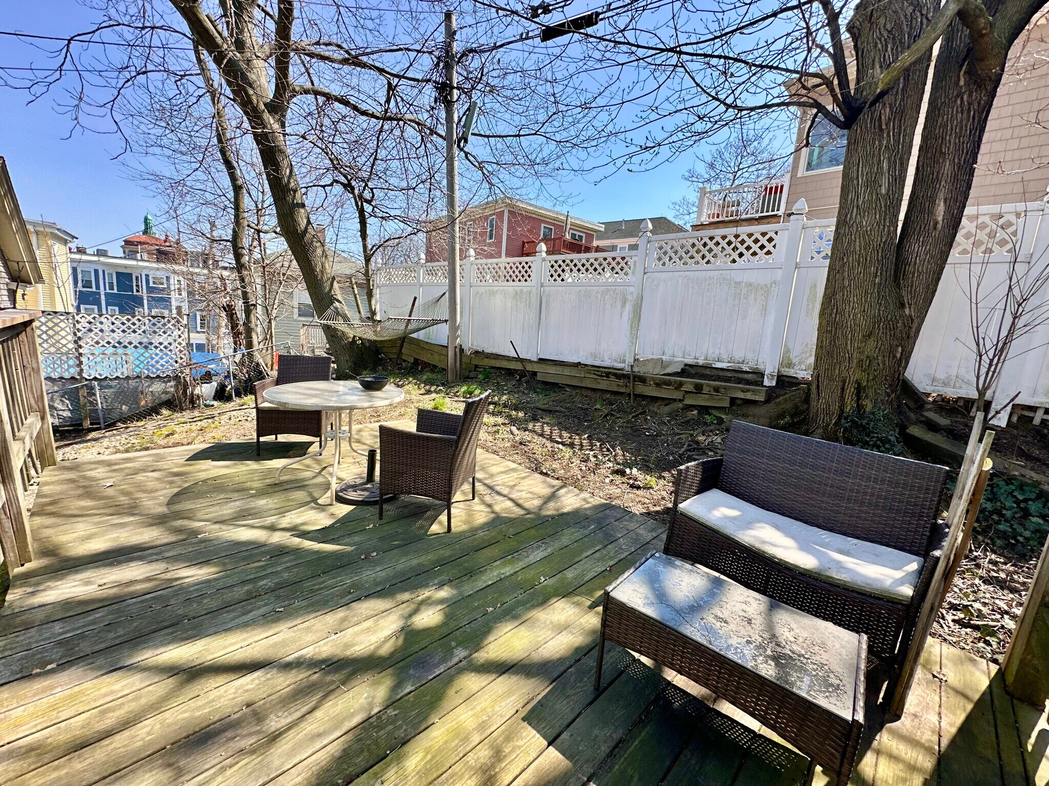 Building Photo - 386 Centre St