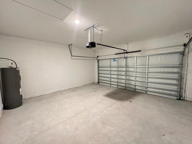 Building Photo - 3650 SW 128th Pl