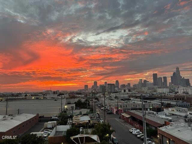 Building Photo - 530 S Hewitt St