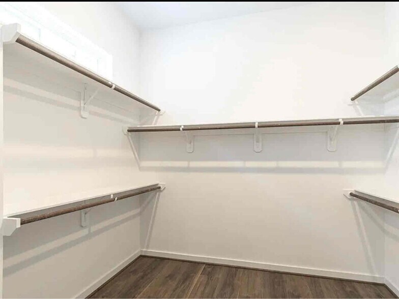 Building Photo - 5823 Fairdale Ln