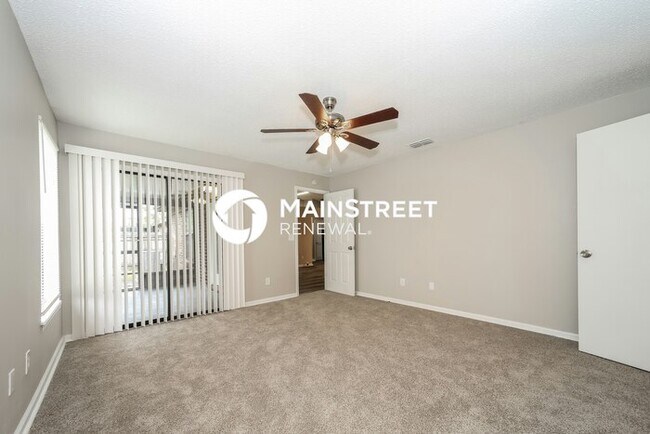 Building Photo - 4 Bedroom Pet-Friendly Home in JACKSONVILLE, FL with Main Street Renewal