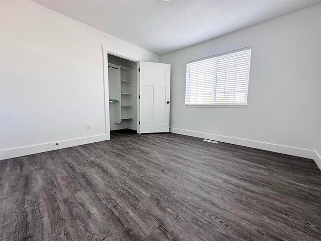 Building Photo - 1720 E Main St