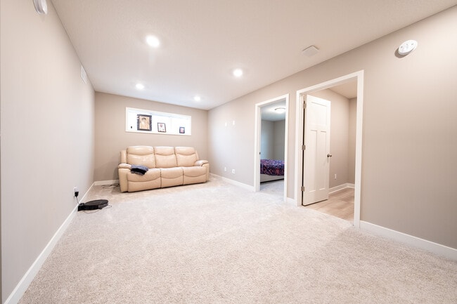 Building Photo - 18362 Greenstone Way