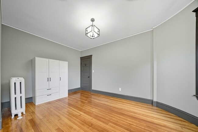 Building Photo - 24 Hinckley St