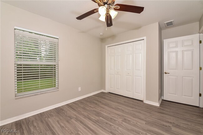 Building Photo - 1876 N San Mateo Dr