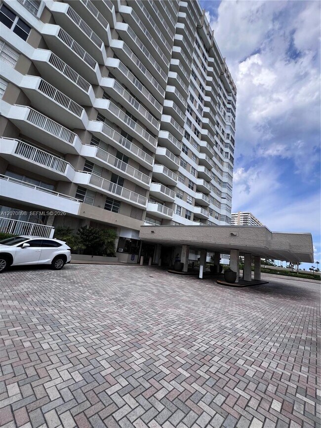 Building Photo - 1965 S Ocean Dr