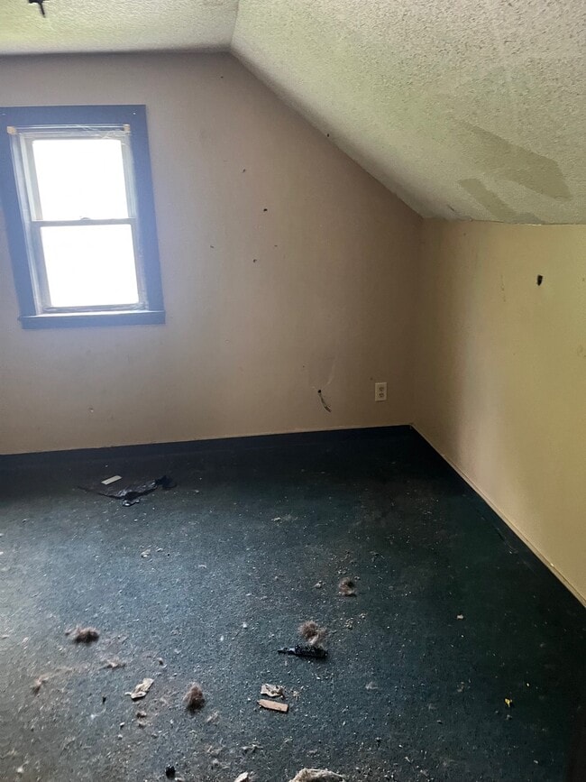 Building Photo - 819 May St