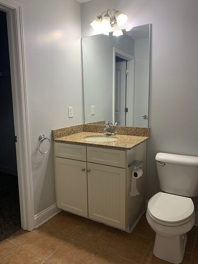 Building Photo - Lovely Eastside Townhome Condo Near Vet School- 3BR/3BATH!