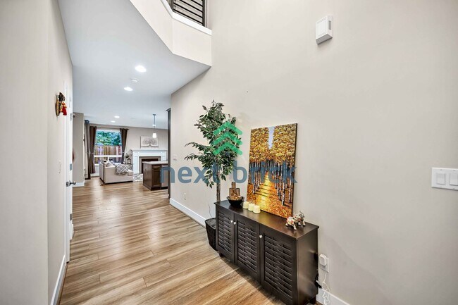 Building Photo - Stunning 4-Bedroom, 3-Bathroom East-Facing Cul-De-Sac Home in Laterra Estates