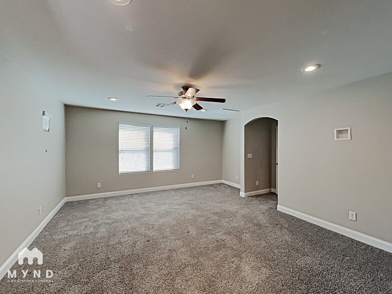 Building Photo - 6982 Castle Mountain Ave