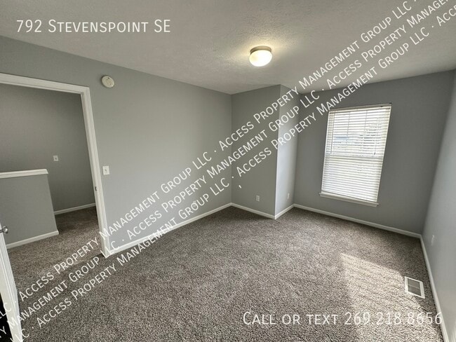Building Photo - 792 Stevenspoint