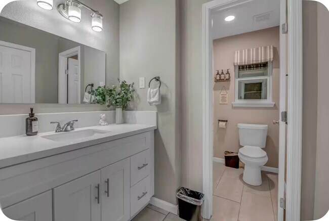 Building Photo - 8411 Garden Parks Dr