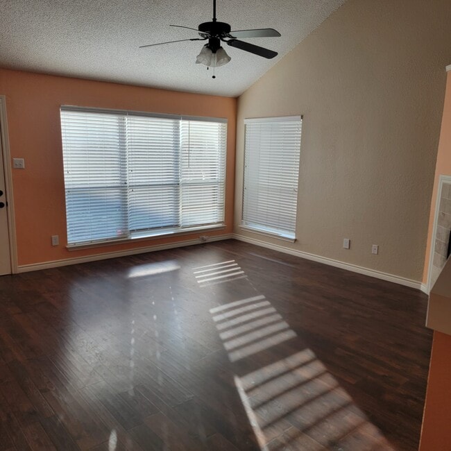 Building Photo - 6801 Tudor Dr