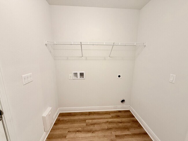 Building Photo - 4-Bedroom Craftsman Style Home - Winners Gait